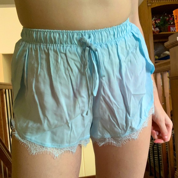 Forever 21 NWOT tulip hem shorts - Picture 2 of 6